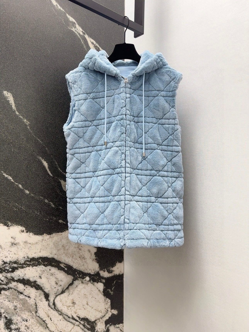 chr1st1an D10r outwear